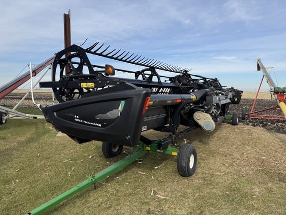 2015 MacDon FD75S Equipment Image0