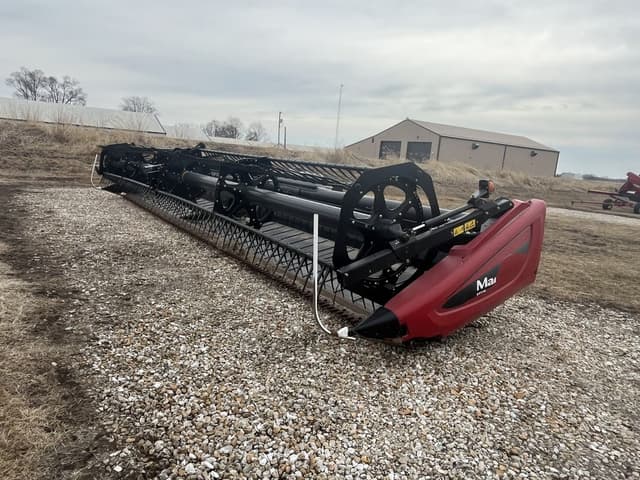 Image of MacDon FD75-35 equipment image 4