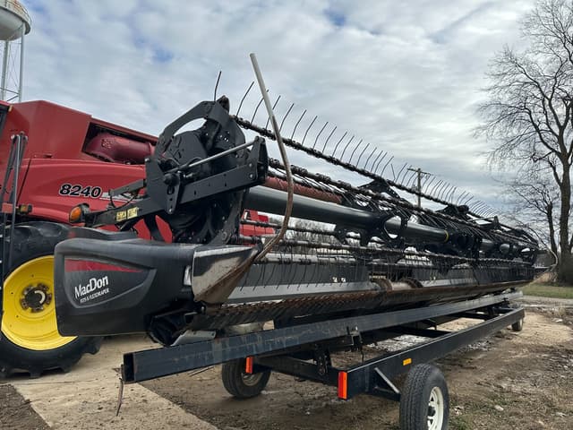 Image of MacDon FD75 equipment image 2