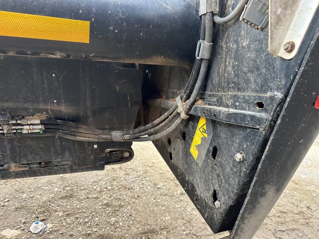 Image of MacDon FD75 equipment image 4