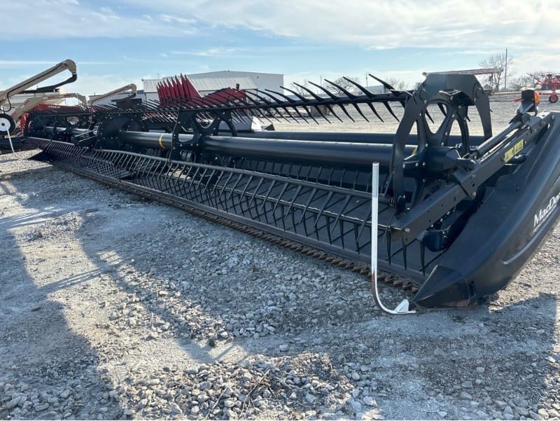 2015 MacDon FD75D Equipment Image0