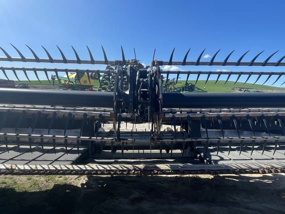 Image of MacDon FD75 equipment image 3