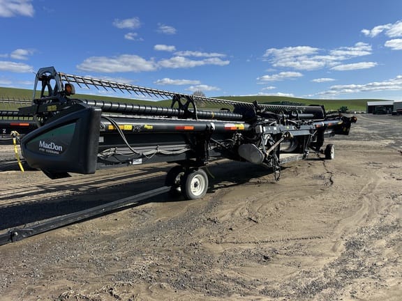 2015 MacDon FD75 Equipment Image0