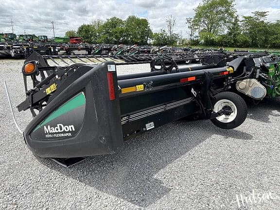 Image of MacDon FD75D equipment image 4