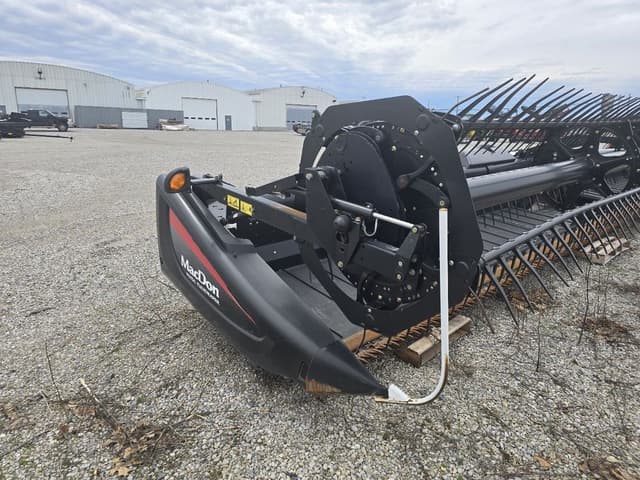 Image of MacDon FD75S equipment image 2
