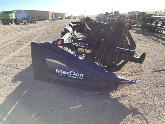 Image of MacDon FD75-40 equipment image 4