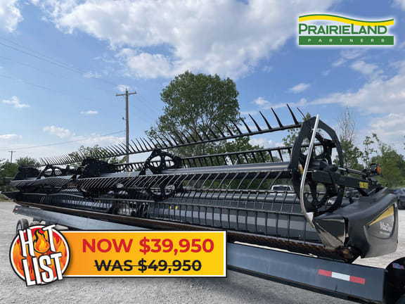 2015 MacDon FD75D Equipment Image0