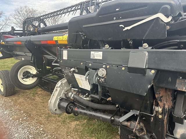 Image of MacDon FD75 equipment image 3