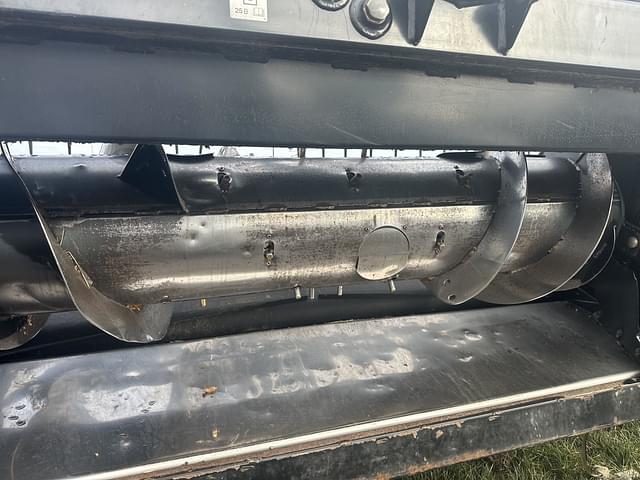 Image of MacDon FD75 equipment image 4