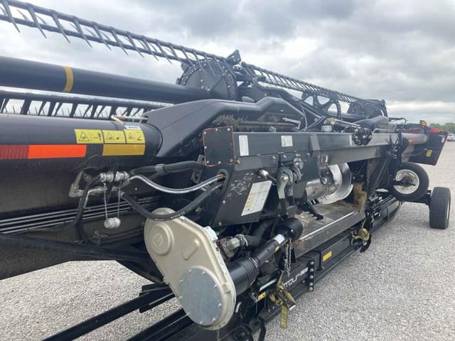 Image of MacDon FD75 equipment image 3