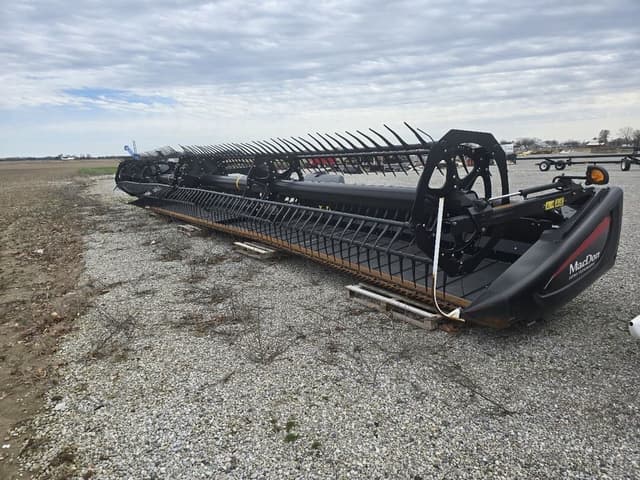 Image of MacDon FD75S equipment image 1