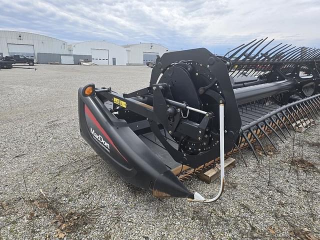 Image of MacDon FD75S equipment image 2