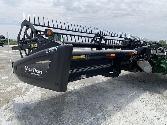 Image of MacDon FD75 equipment image 2
