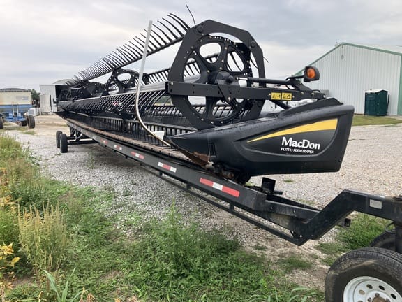 2015 MacDon FD75D Equipment Image0
