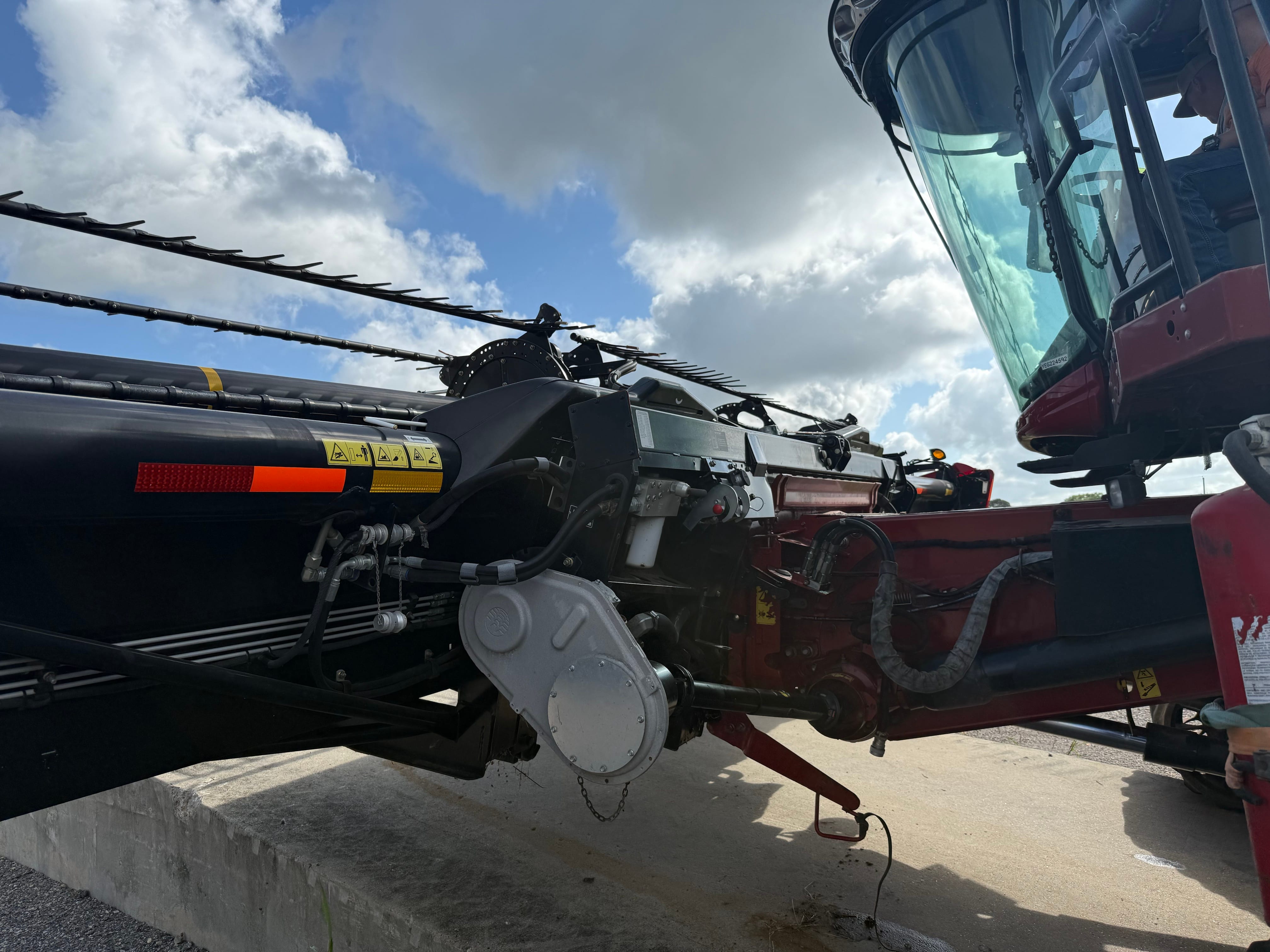 2015 MacDon FD75 Equipment Image0