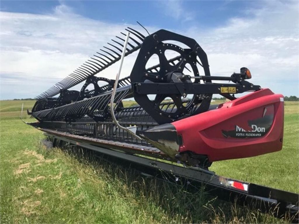 2015 MacDon FD75S Equipment Image0