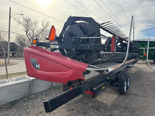 Image of MacDon FD75 equipment image 2