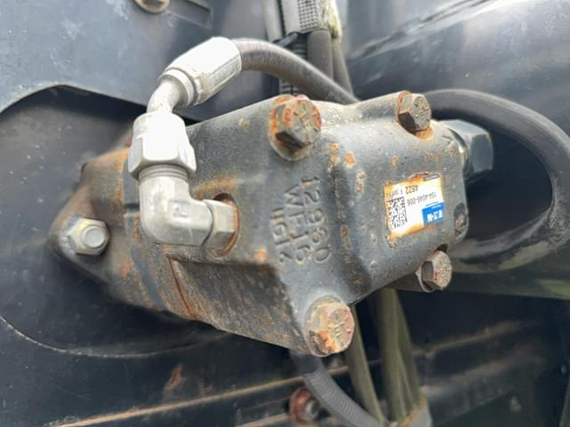 Image of MacDon FD75 equipment image 3