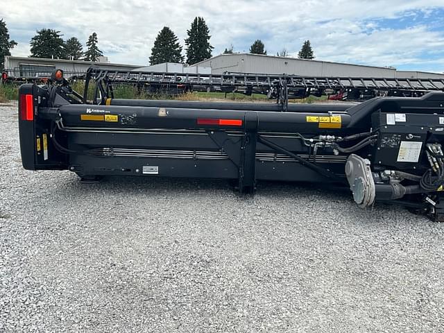 Image of MacDon FD75 equipment image 3