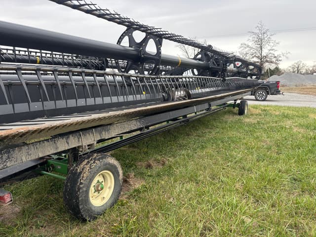 Image of MacDon FD75 equipment image 4