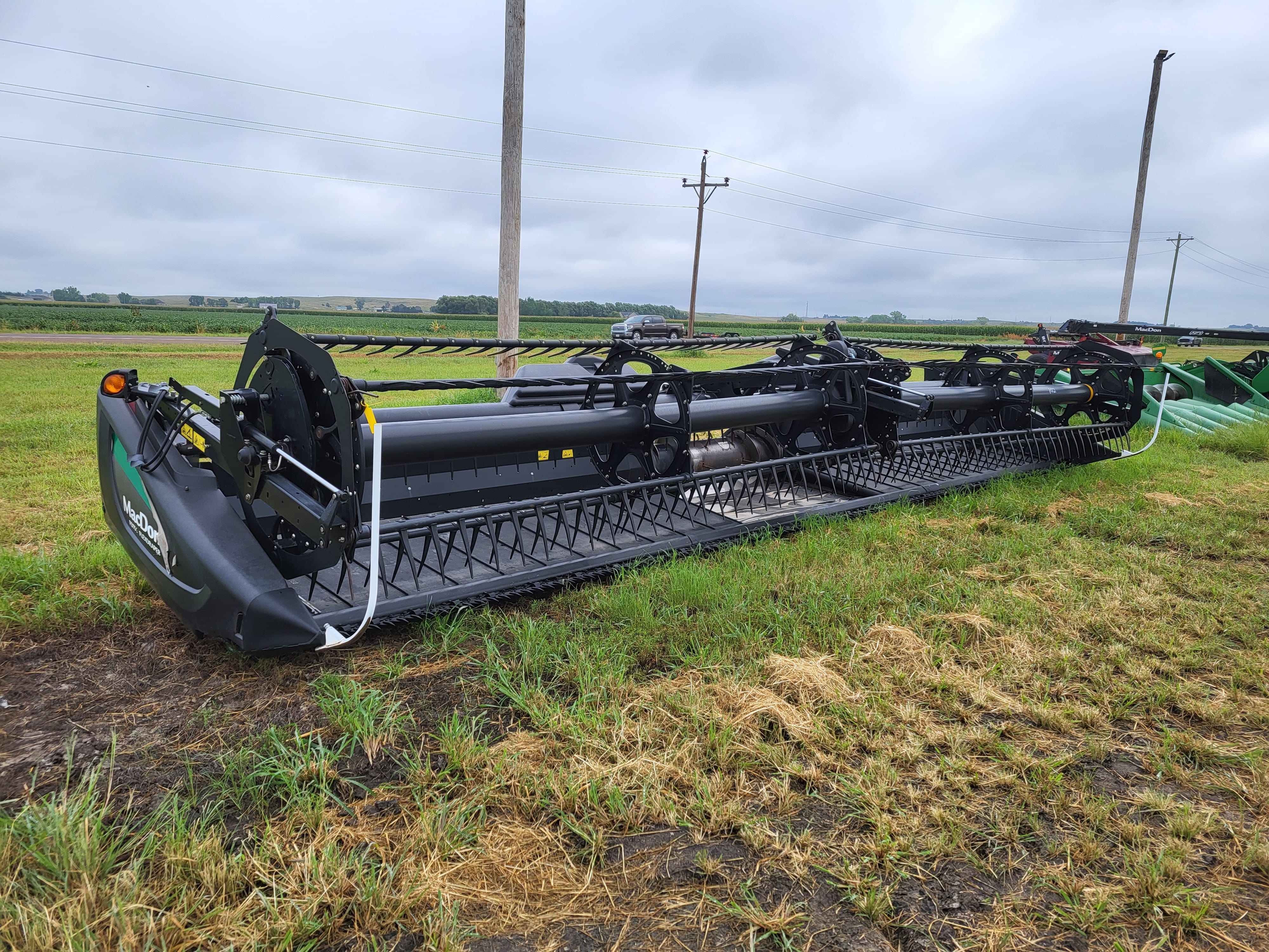 2015 MacDon FD75 Equipment Image0