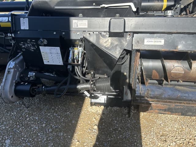 Image of MacDon FD75 equipment image 1