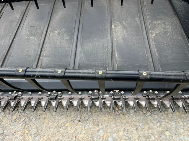 Image of MacDon FD75S equipment image 1