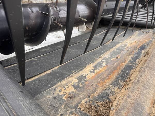 Image of MacDon FD75 equipment image 3