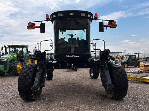 Image of MacDon M155 equipment image 1