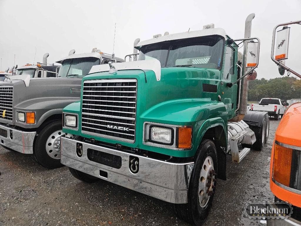 Image of Mack CH613 Primary image