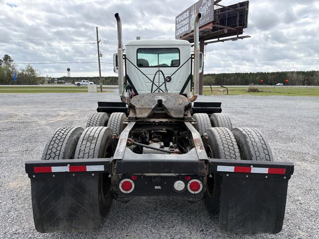 Image of Mack CHU613 equipment image 3