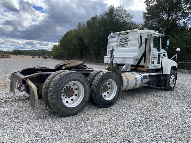 Image of Mack CHU613 equipment image 2