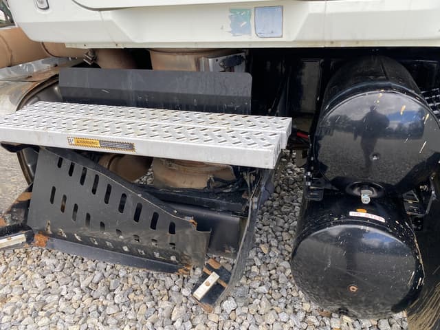 Image of Mack CHU613 equipment image 4