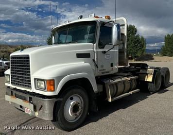 Main image Mack CHU613