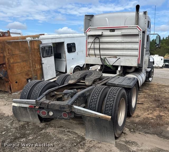 Image of Mack CX613 equipment image 4