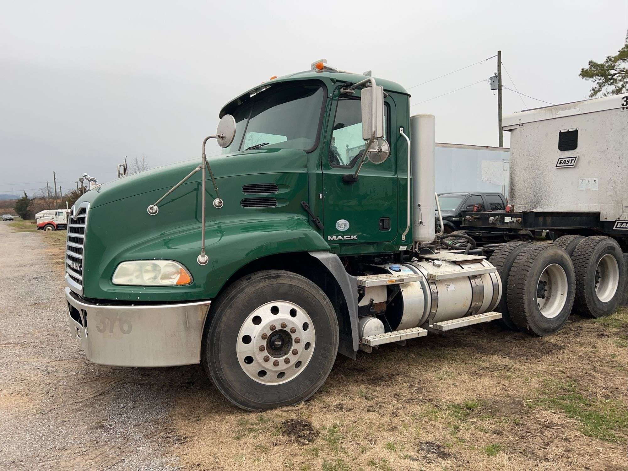 2015 Mack CXU Equipment Image0