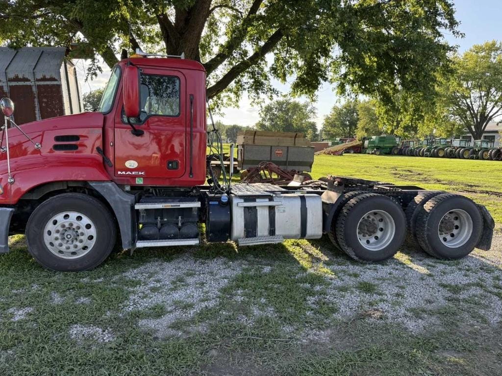 2015 Mack CXU613 Equipment Image0