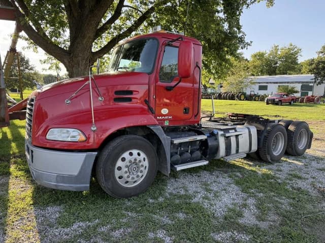 Image of Mack CXU613 equipment image 1