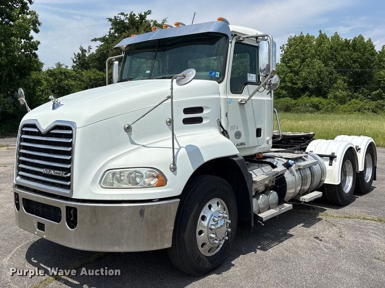 2015 Mack CXU613 Equipment Image0