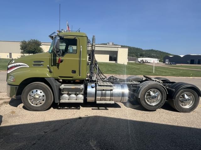 Image of Mack CXU612 equipment image 1