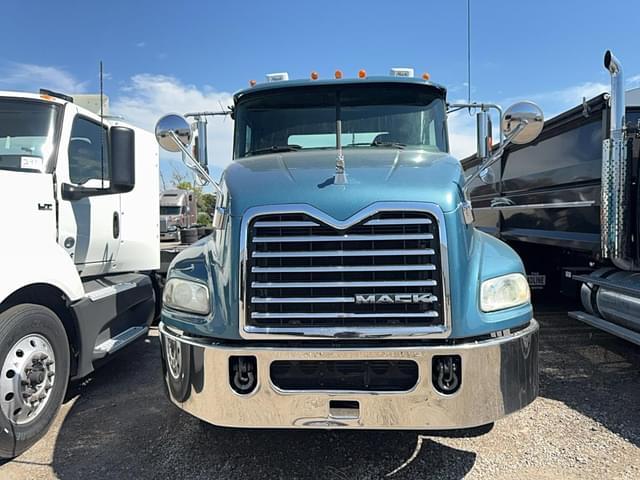 Image of Mack CXU613 equipment image 1