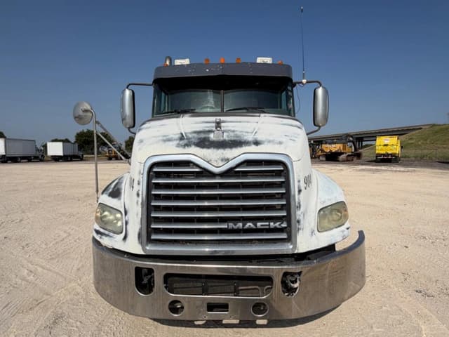 Image of Mack CXU613 equipment image 1
