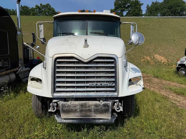 Image of Mack CXU613 equipment image 4