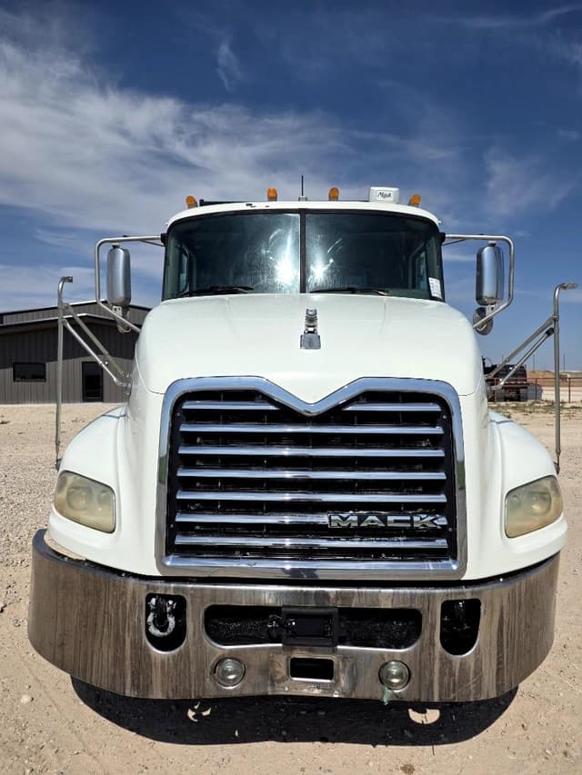 Image of Mack CXU613 equipment image 1