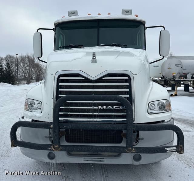 Image of Mack CXU613 equipment image 1