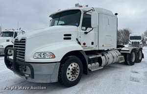 2015 Mack CXU613 Image
