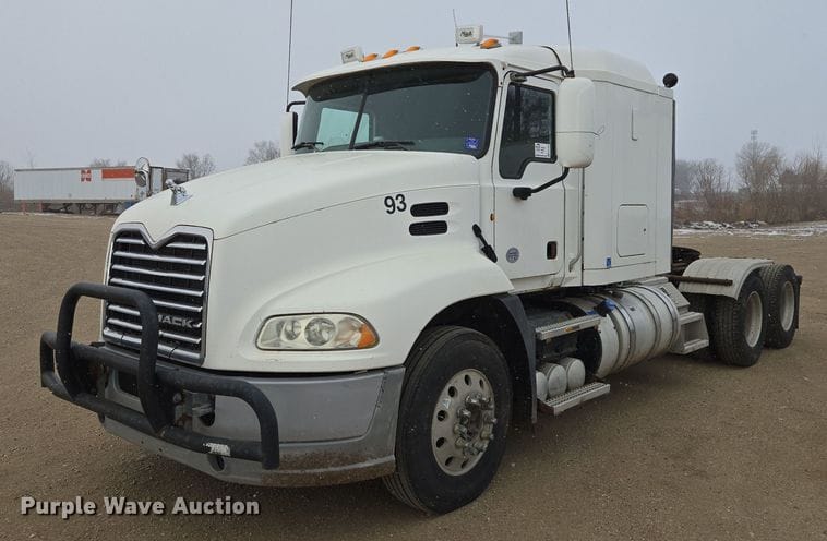 2015 Mack CXU613 Equipment Image0