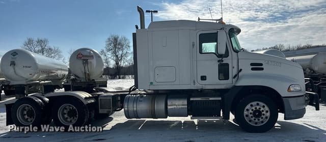 Image of Mack CXU613 equipment image 3