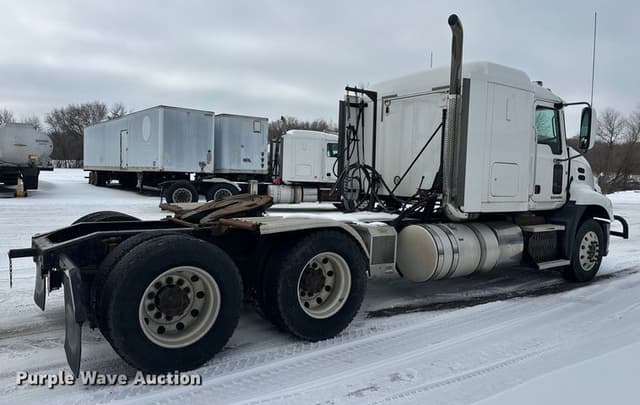 Image of Mack CXU613 equipment image 4