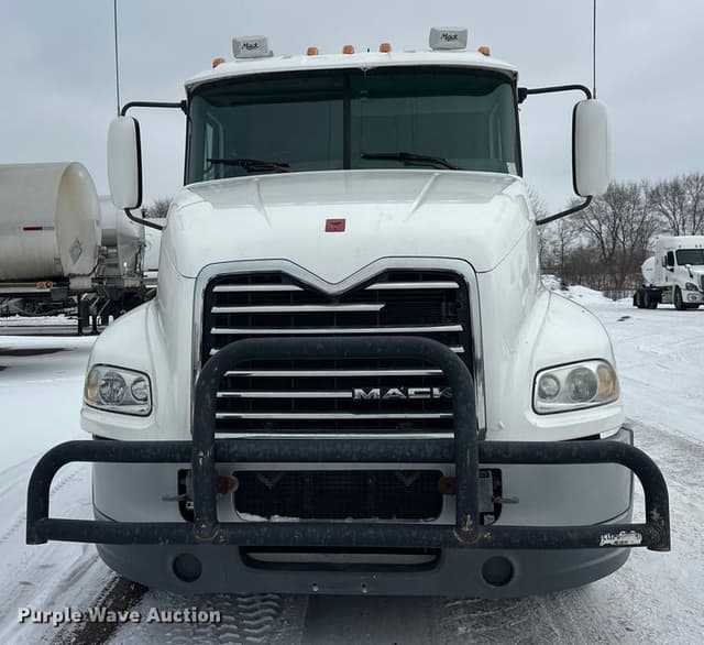 Image of Mack CXU613 equipment image 1